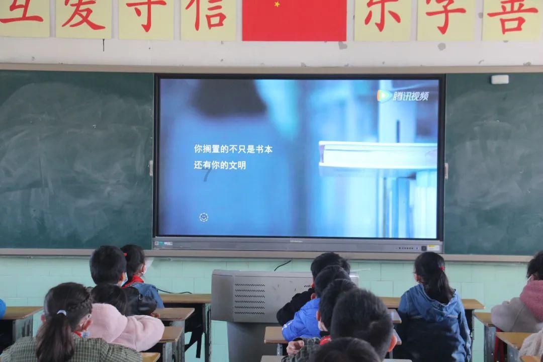 逃出猫头鹰屋