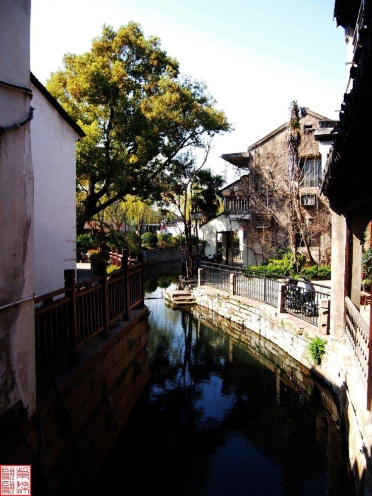 女子花三千住民宿给中评,遭电话轰炸,店家所谓的不卑躬屈膝是不是过头了?-热门问题解答平台